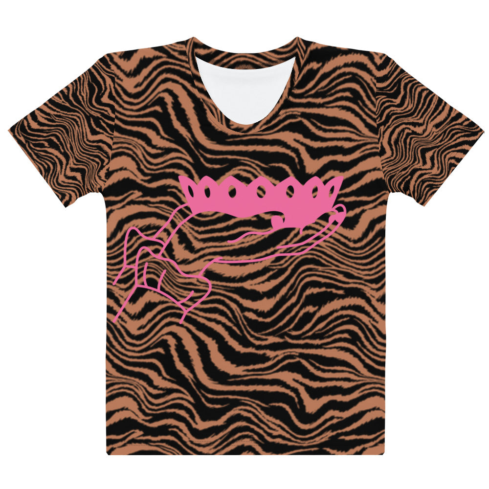 “Queenin tee”
